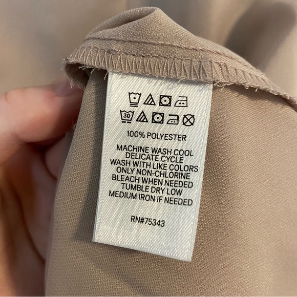 Button-up V-Neck Blouse - Picture 4 of 4